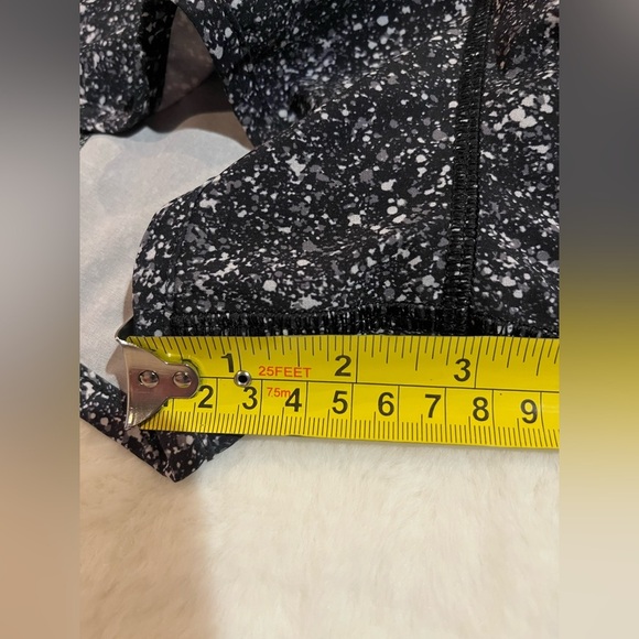 Lululemon Race Pace Short Mini Splatter White & Black size 2 athletic shorts - Picture 4 of 9